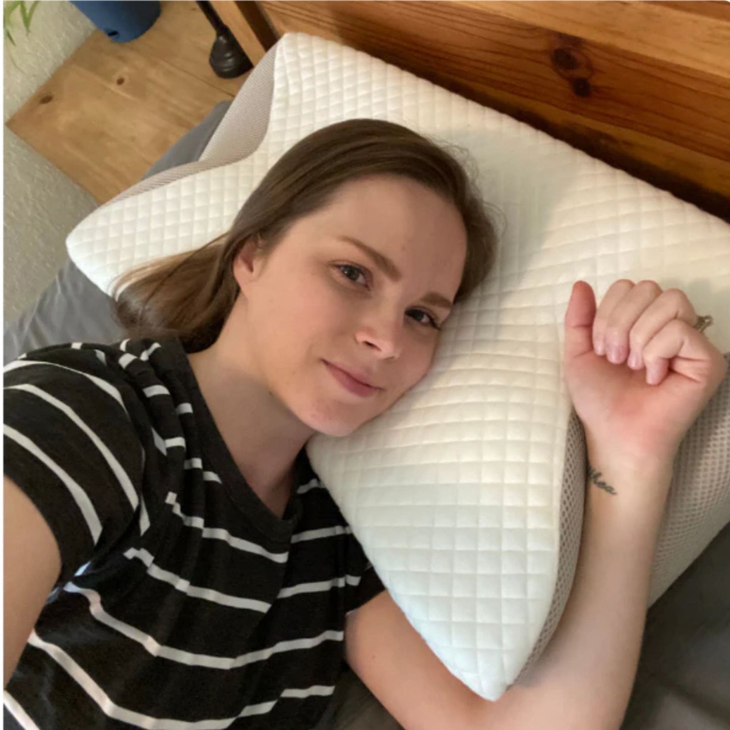 Noxa Contour Relief Pillow